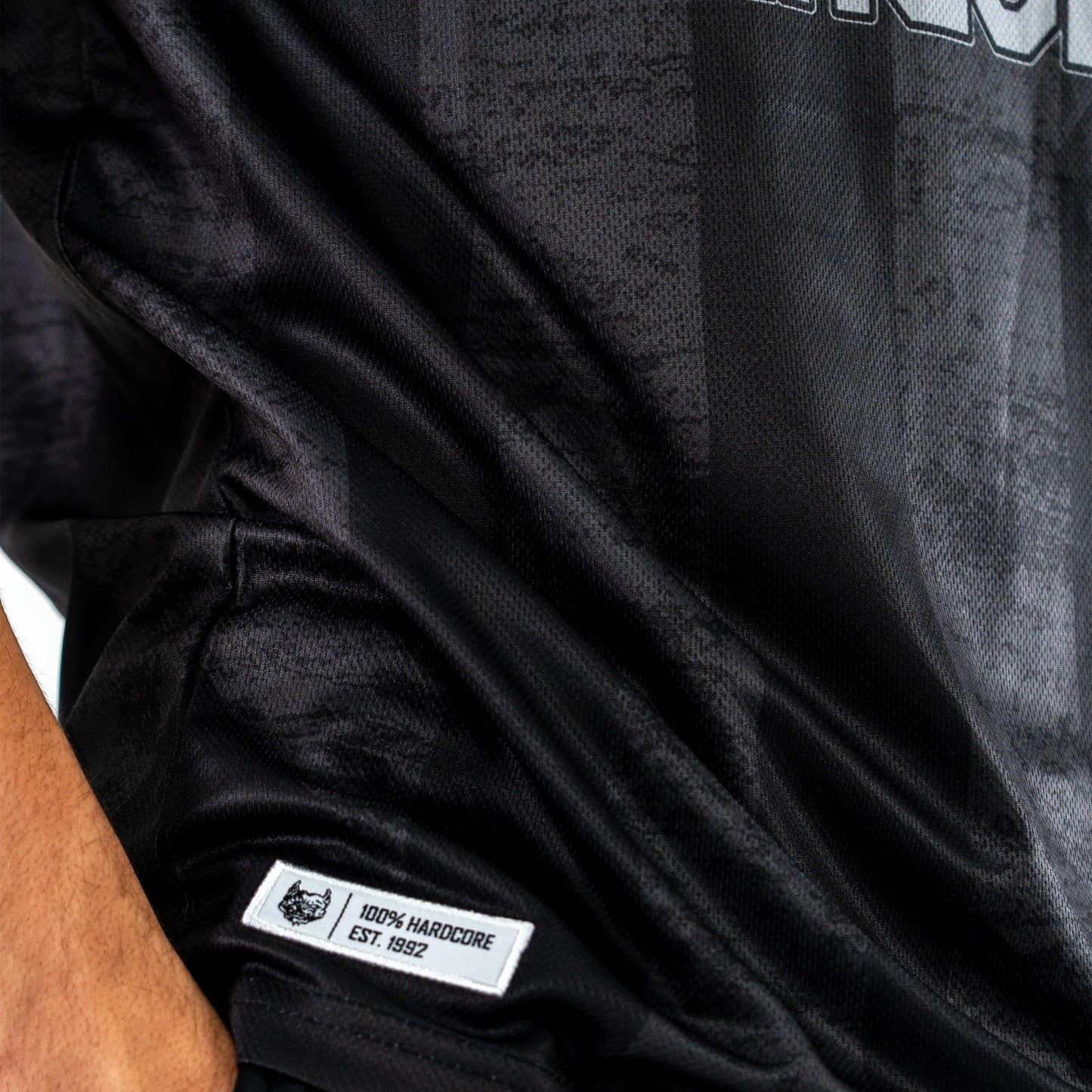 Soccershirt 100% Hardcore ‘Stand Your Ground’ – detal nadruku 100% Hardcore