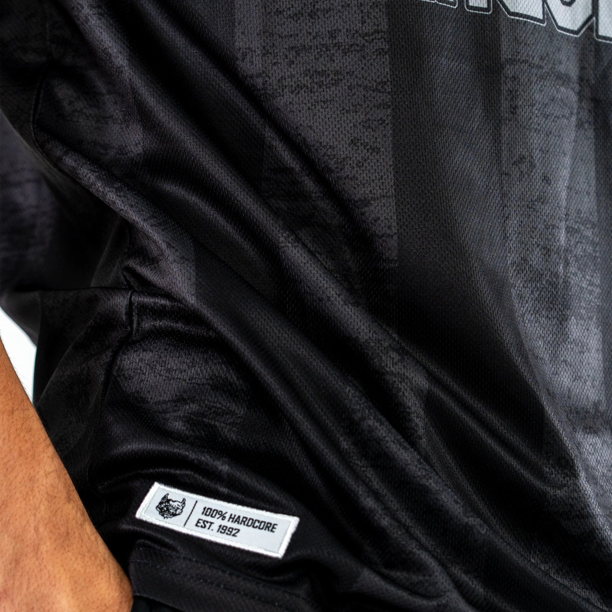 Soccershirt 100% Hardcore ‘Stand Your Ground’ – detal nadruku 100% Hardcore